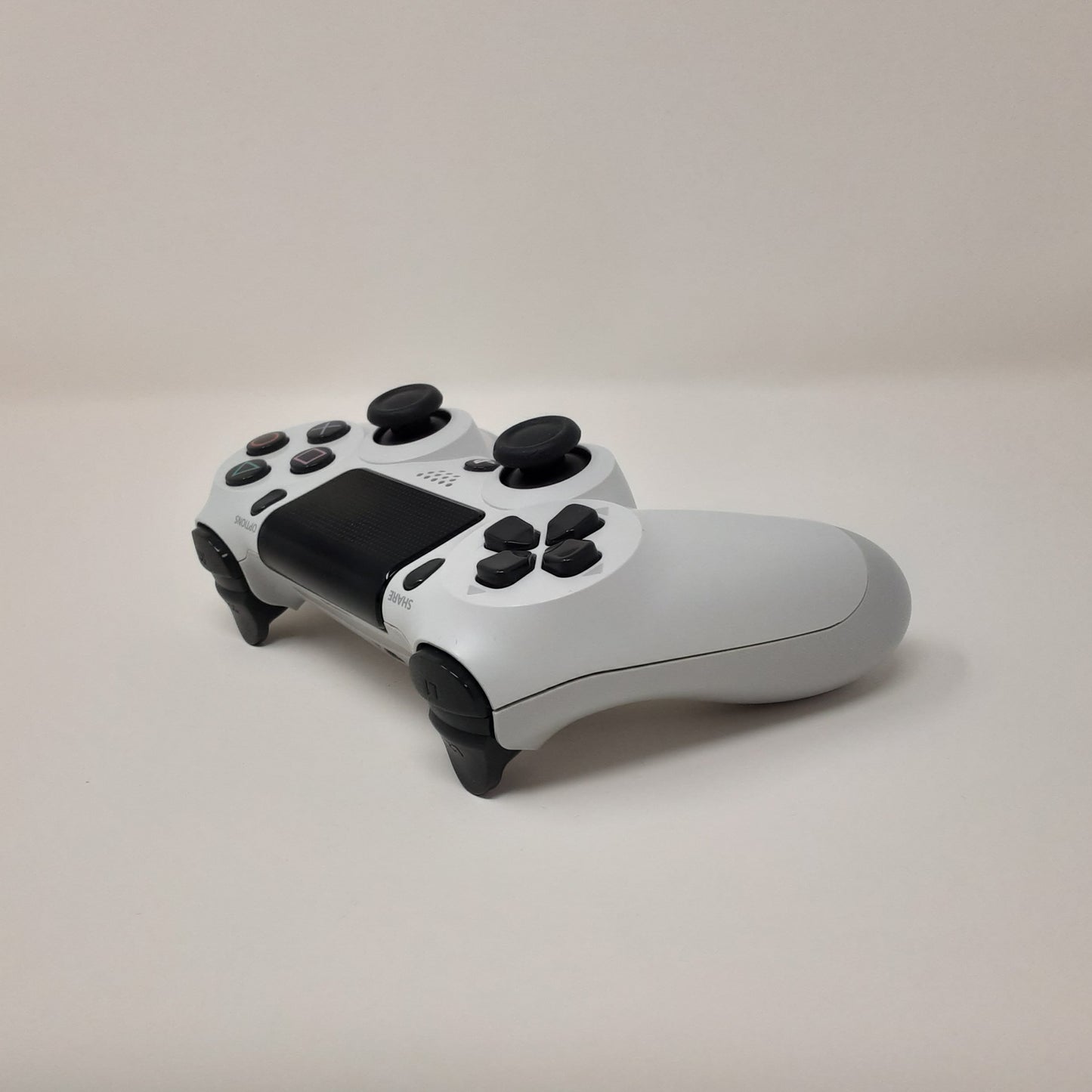TMR搭載 整備済みDUALSHOCK4(PS4コントローラー)GlacierWhite